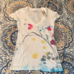 Women’s flowered medium tee shirt